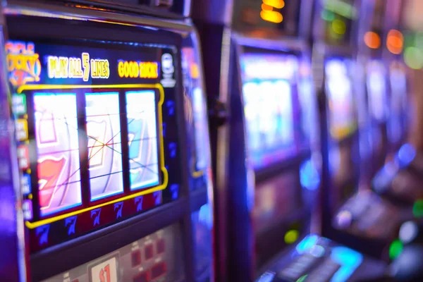 qq808 featured game showcase
